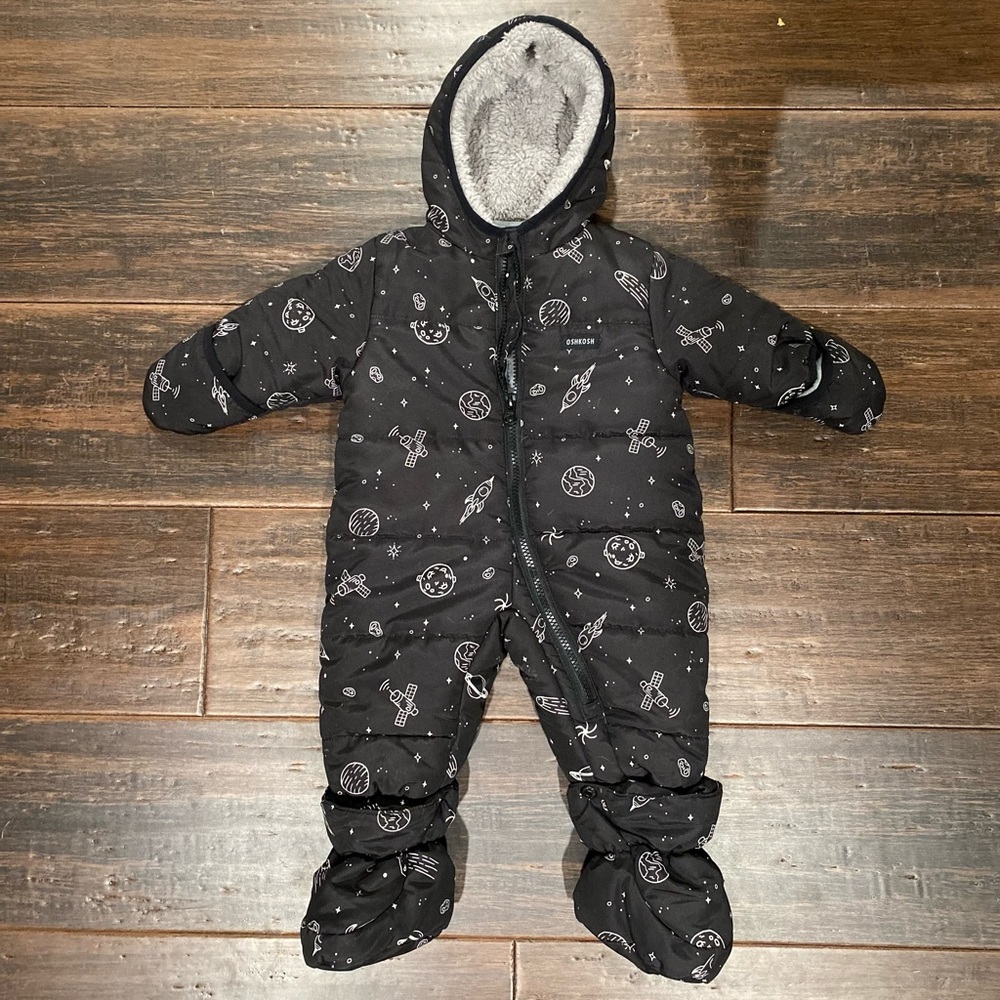 Oshkosh Baby Snowsuit Sz 6-9m